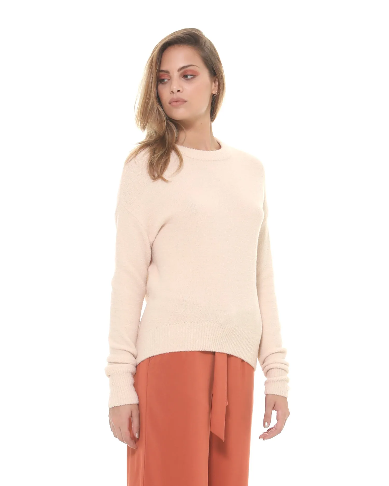 Round neckline sweater