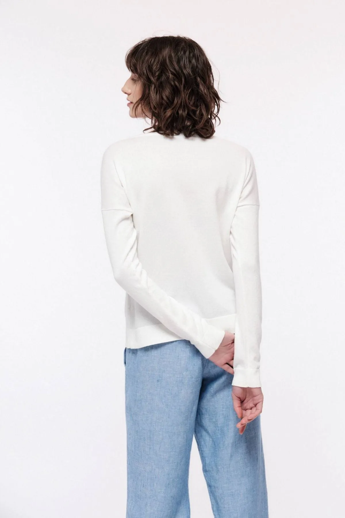White Boat Neck Pull Lanius